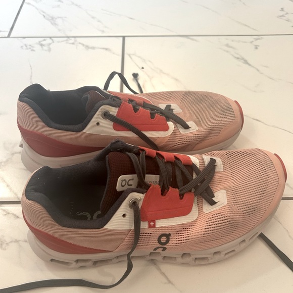 Women’s On Cloudstratus rose/red size 7 - Picture 1 of 7